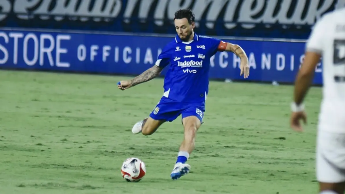 Daftar skuad Persib Bandung 2026-2027 terbaru lengkap, dari Teja hingga striker asing, siap tempur musim baru.