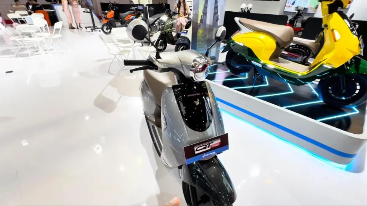 Indomobil E-Motor QT Pro meluncur di IMS, motor listrik stylish harga Rp15 juta dengan desain mirip Vespa dan jarak tempuh 135 km.(screenshot youtube)
