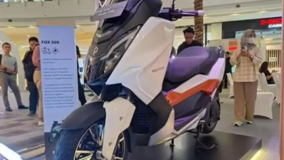 Polytron Fox 500 resmi dijual dengan jarak tempuh 130 km, tenaga 5.000 watt, dan harga Rp43 juta. Simak spesifikasi lengkapnya! (screenshot youtube)