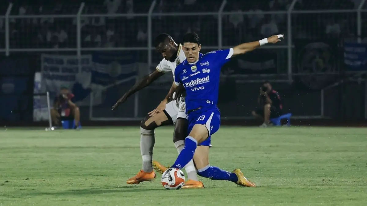 Transfer Persib Bandung Januari 2026: Layvin Kurzawa dan Dion Markx resmi direkrut untuk perkuat skuad Maung Bandung.