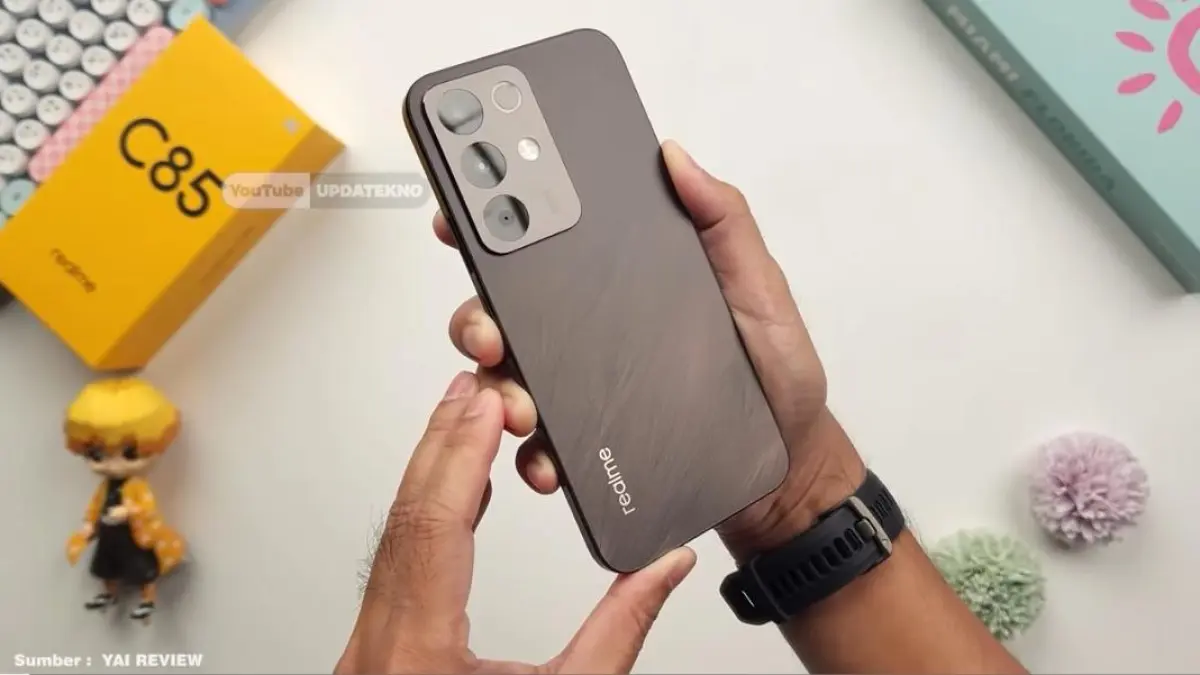 7 HP Realme terbaru 2026 untuk pemakaian jangka panjang dengan baterai 7000 mAh dan fitur lengkap, cek daftar dan harganya! ( screenshot youtube )