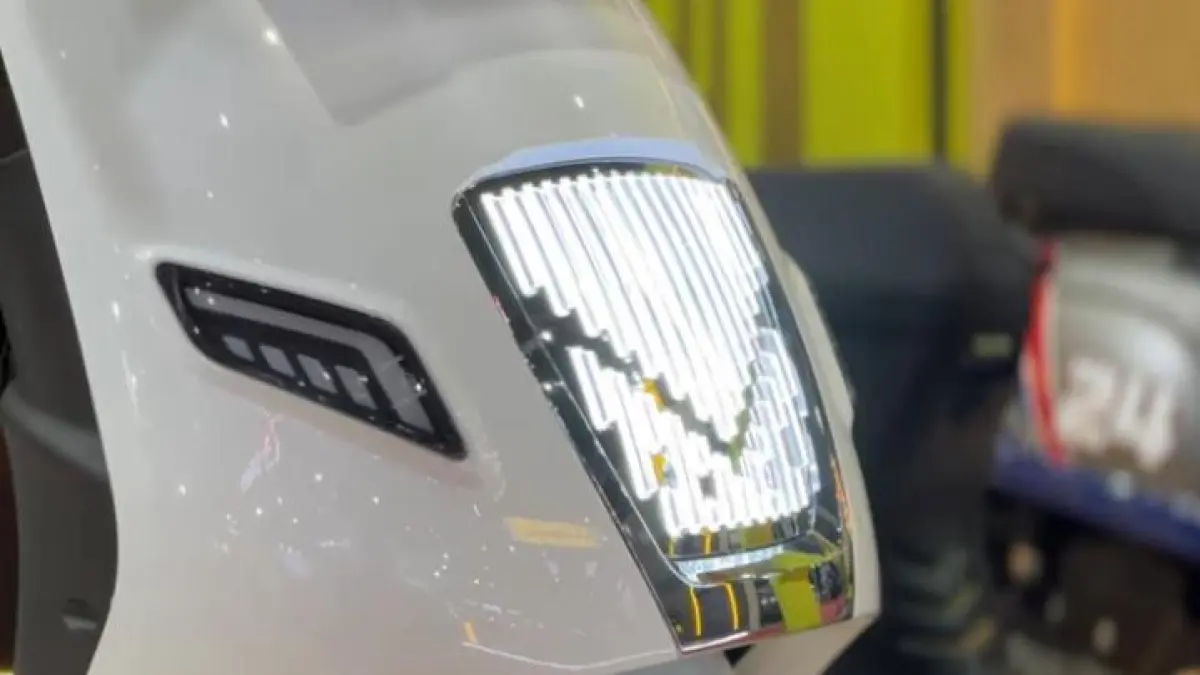 Cek review Volta Mandala X 2026: Motor listrik retro fitur NFC, jarak tempuh 150 km, dan harga Rp20 jutaan. Solusi irit tanpa polusi di Blitar! (Screenshot Youtube)