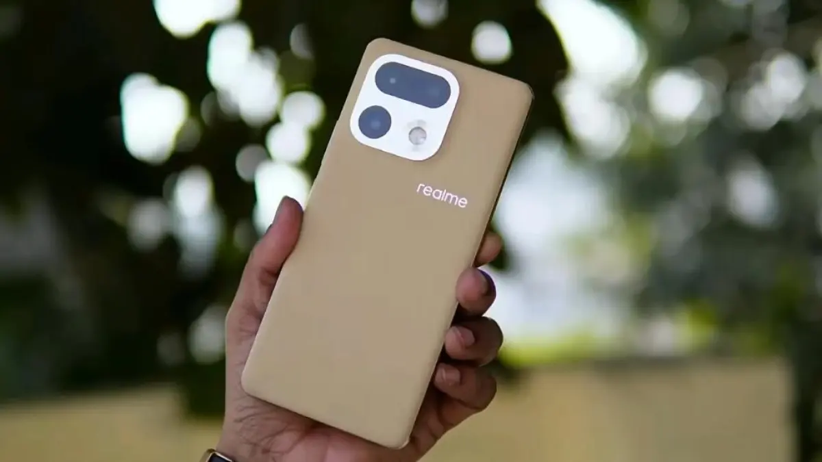 HP Realme terbaru 2026 lengkap dari 1 jutaan hingga flagship baterai 8000 mAh, cek daftar harga dan spesifikasinya di sini! ( screenshot youtube )