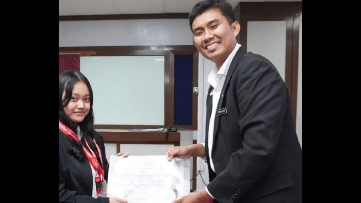 GEMILANG: Zahneysa Dianra Asri, raih sejumlah penghargaan di lomba inovasi digital bidang edukasi yang diselenggarakan Global Youth Preneur di Malaysia pada 9 April 2026. 