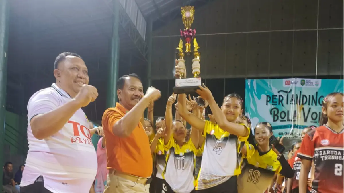 SMPN 1 MUNJUNGAN UNTUK RADAR TRENGGALEK.
Tim Voli Putri SMPN 1 MUNJUNGAN Mampu dominasi juara 1 tiap tahun