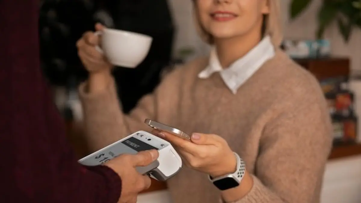 7 HP 5G NFC murah 2025 mulai Rp2 jutaan dengan performa kencang, baterai besar, dan fitur lengkap untuk gaming dan transaksi. (pinterest.com)