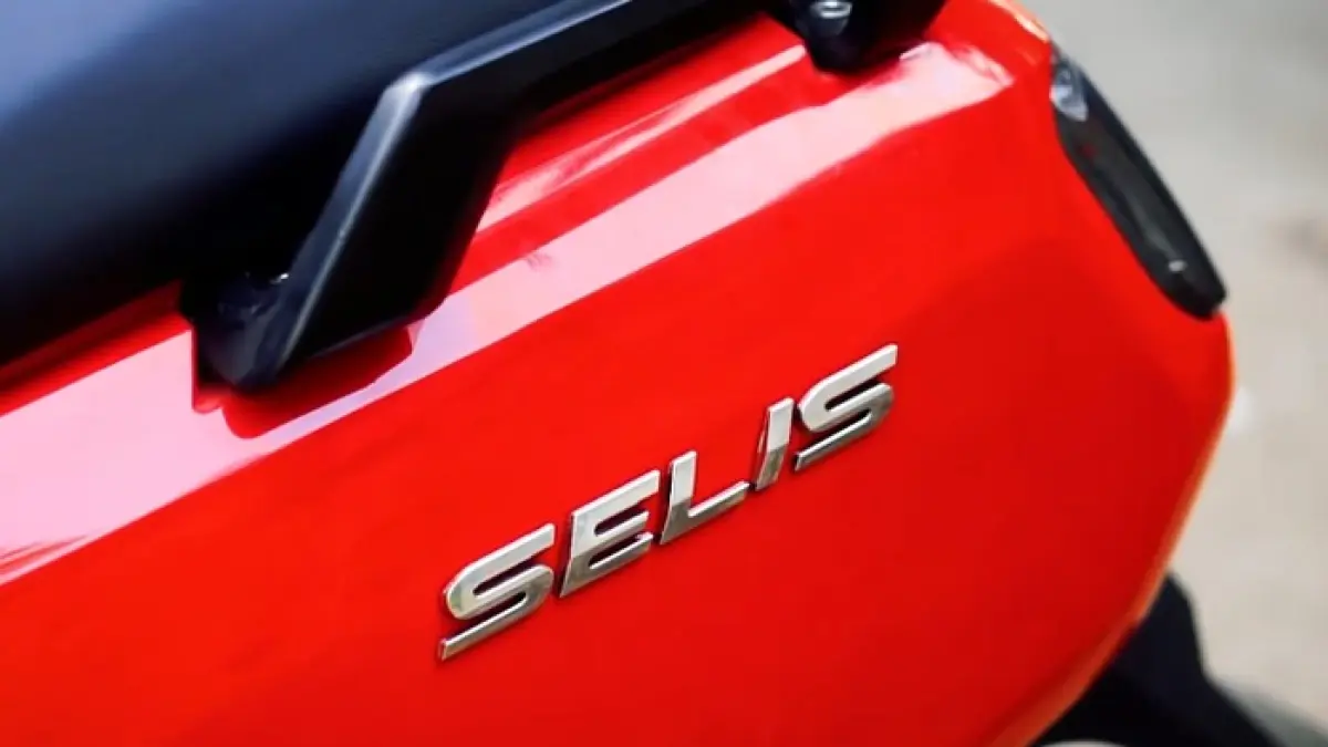 Selis E MX review jujur mengulas kelebihan dan kekurangan motor listrik sporty ini sebelum Anda membeli. (SC YOUTUBE)