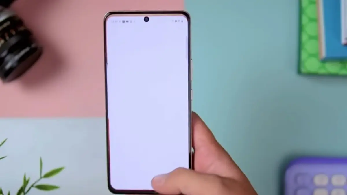 HP baterai 7000 mAh termurah 2026 dengan daya tahan awet dan harga murah mulai banyak diburu pengguna (SC YOUTUBE)