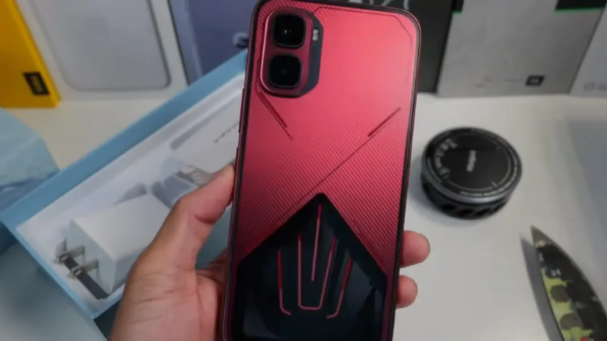 Infinix GT30 tampil garang dengan desain gaming futuristik, performa ngebut, dan baterai jumbo tahan seharian penuh. (Pan Channel)