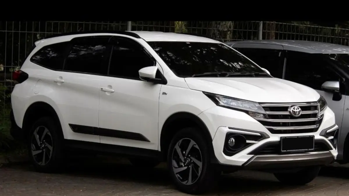 Toyota Rush disebut limbung dan kurang nyaman, tapi tetap laris. Ternyata ini alasan harga bekas SUV Toyota masih tinggi (Pinterest).