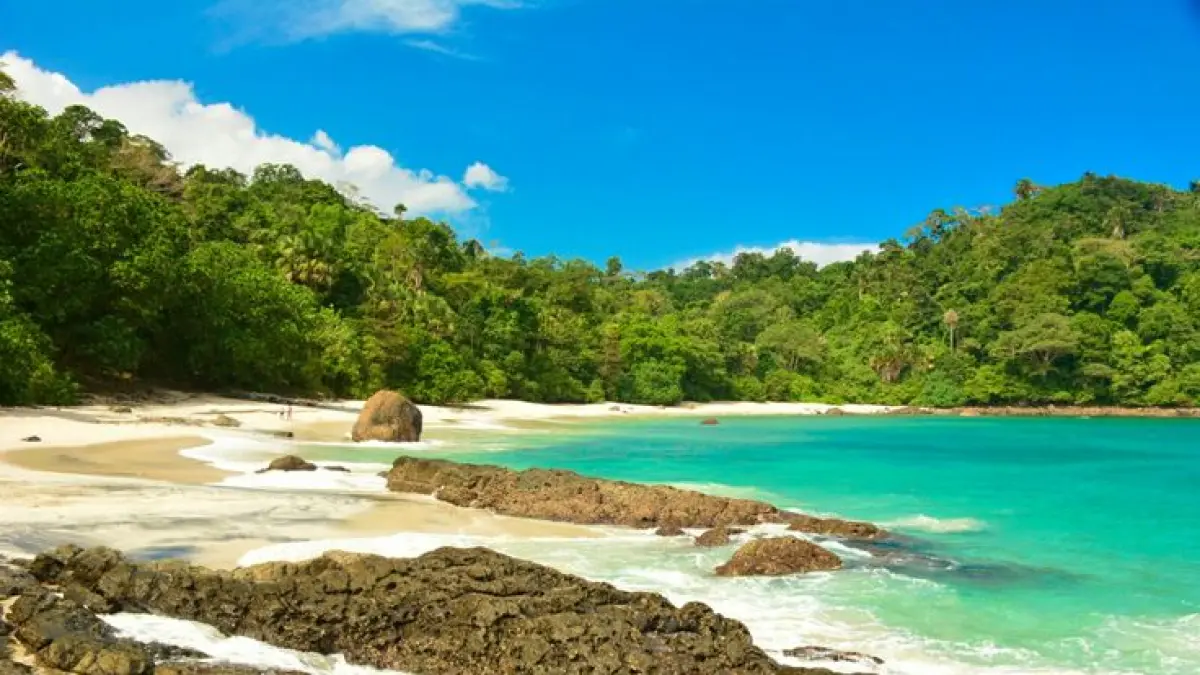 Wisata Banyuwangi 2026 makin hits, dari Kawah Ijen hingga Pantai Boom jadi destinasi favorit wisatawan. (Pinterest.com)