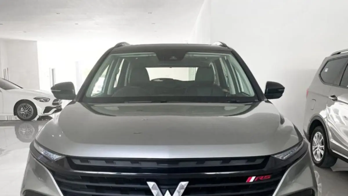Wuling Almaz Hybrid 2025 hadir dengan sunroof, kamera 360, fitur ADAS, dan kabin 7 penumpang yang mewah.
( Pinterest.com )