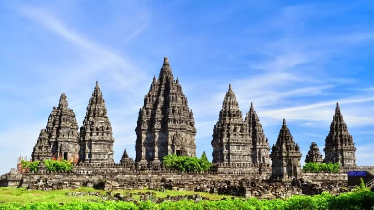 Chan From Heaven Jogja viral karena cafe Instagramable di Prambanan dengan view pegunungan, sunset cantik dan spot foto estetik. (Pinterest.com)