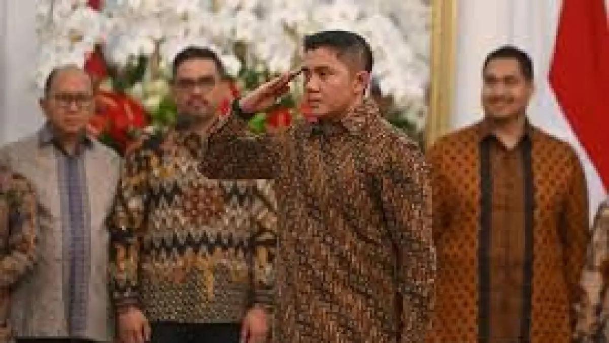 Said Didu ungkap skenario Geng Solo dan pintu masuk oligarki di kabinet Prabowo. Benarkah posisi Presiden sedang dilemahkan dari dalam Istana?(Youtube)