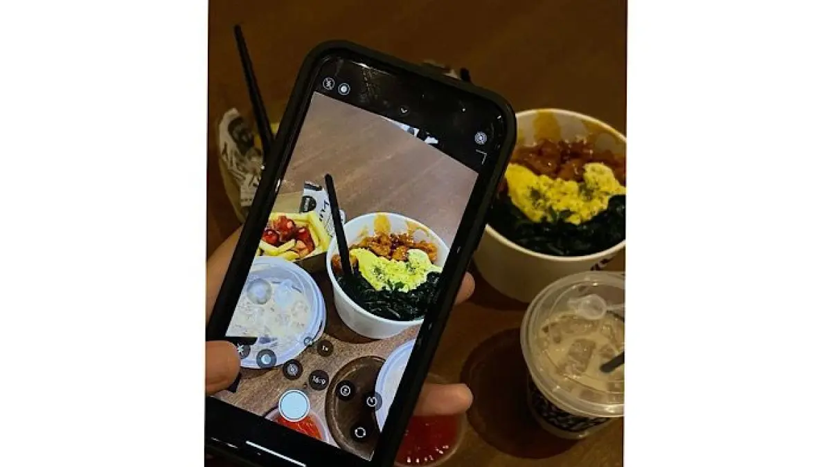 Tutorial edit vlog aesthetic pakai HP viral di YouTube. Simak cara rekam video cinematic dan editing vlog ala content creator.(pinterest)