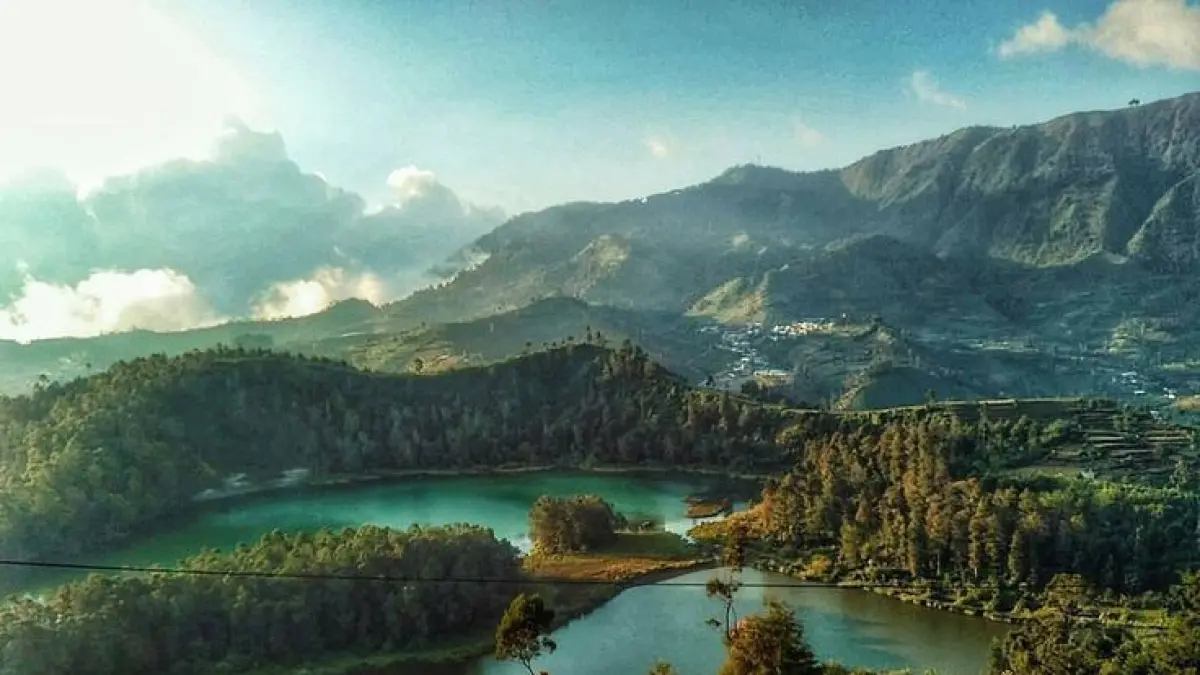 Wisata Wonosobo terbaru 2026 hadirkan lautan awan, Telaga Menjer, kebun teh, hingga spot sunrise viral di Dieng. (Pinterest.com)