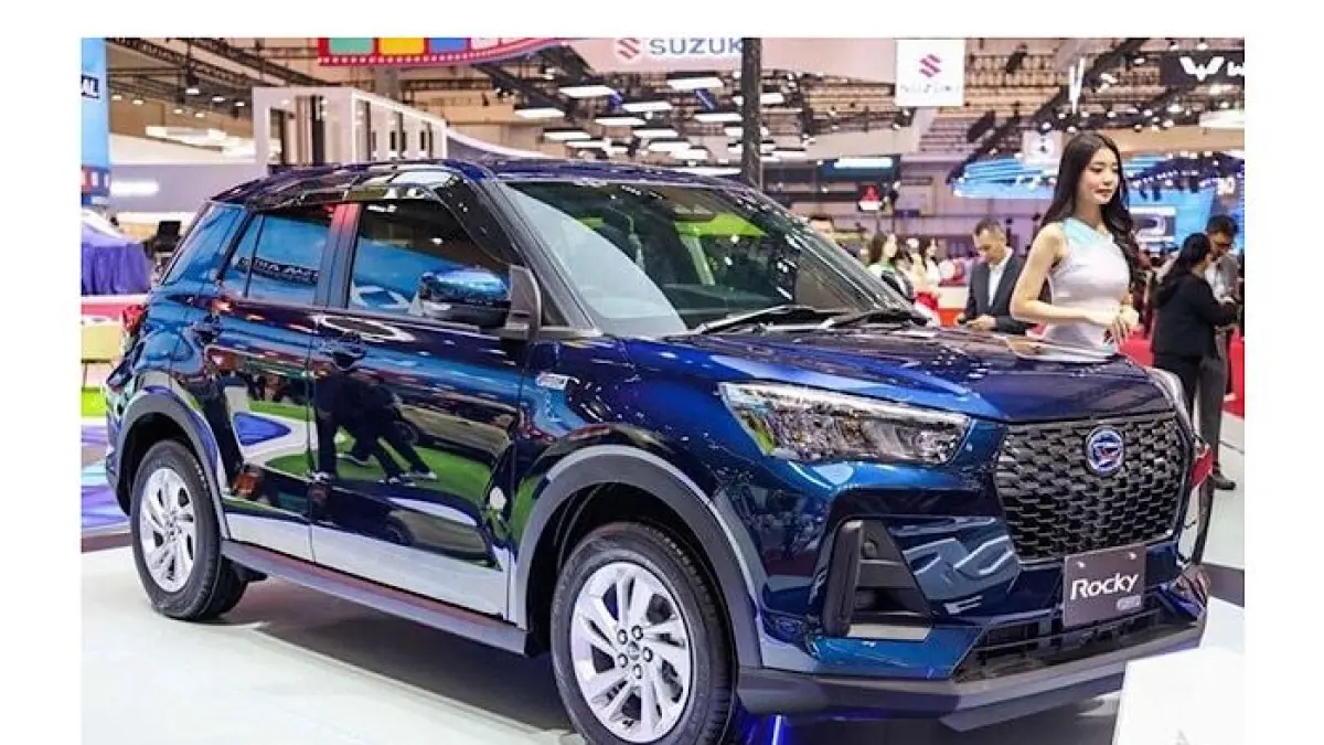Daihatsu Rocky Hybrid 2026 hadir dengan BBM irit 30 km/l, fitur modern, dan harga mulai Rp280 jutaan di Indonesia.(pinterest)
