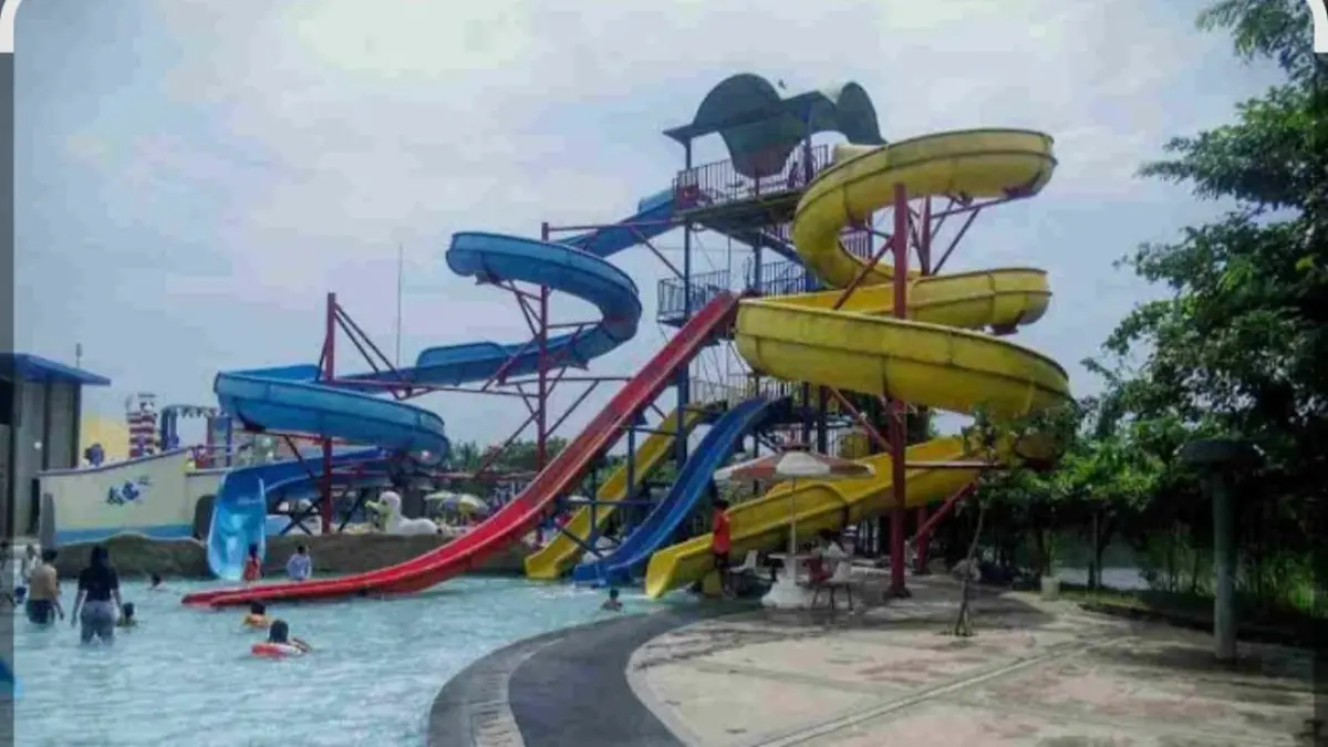 Deskripsi (Meta Description):
Rekomendasi waterpark Bekasi terbaru 2024 viral dengan tiket murah, wahana ekstrem, dan spot Instagramable keluarga.
