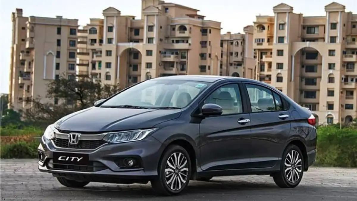 Honda City terbaru hadir dengan desain elegan, fitur Honda Sensing, kabin lega, dan konsumsi BBM irit. Simak ulasannya!(pinterest)