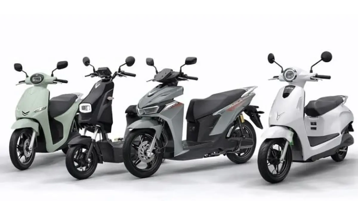 Motor listrik VinFast siap masuk Indonesia. Simak desain Evo, Velis, dan Viper yang disebut mirip Vespa hingga Vario.(pinterest)