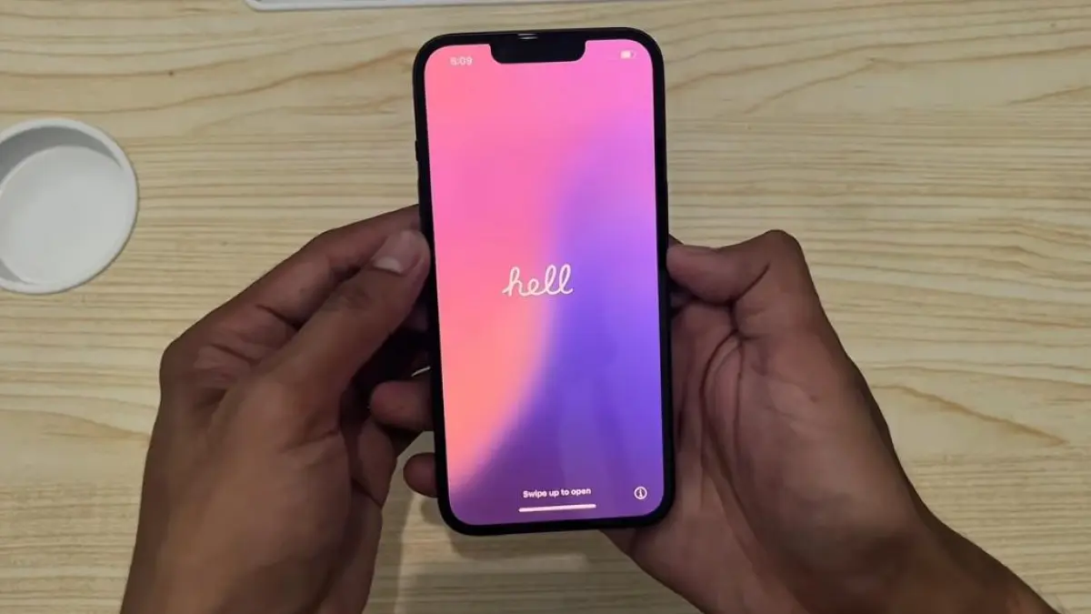 Unboxing iPhone 14 di 2026 jadi sorotan. Dengan harga Rp8,5 juta, apakah iPhone 14 masih worth it dibeli?(screenshot youtube)