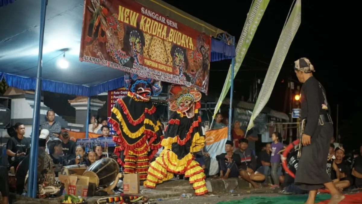 LESTARIKAN BUDAYA: Pelaksanaan Bersih Desa Munjungan, Kecamatan Munjungan, untuk jaga warisan budaya leluhur. 
(PEMDES MUNJUNGAN UNTUK RADAR TRENGGALEK)
