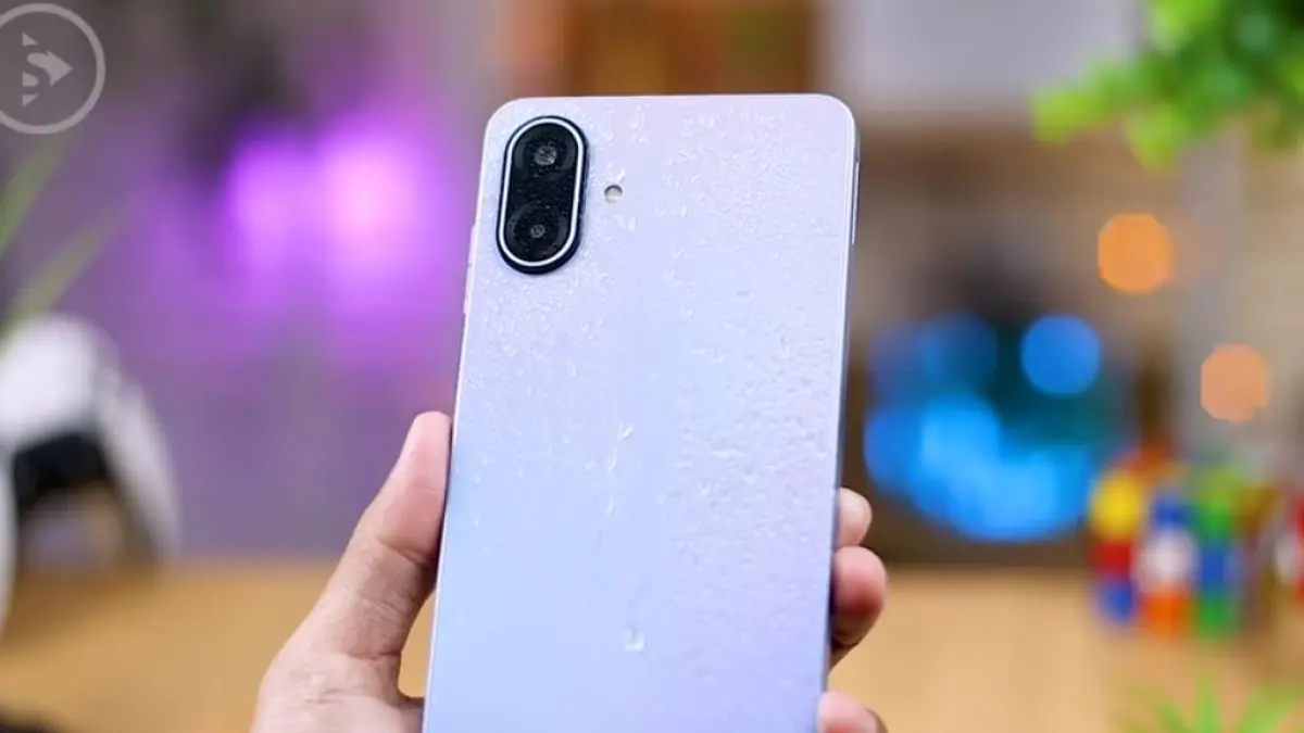 Review Samsung Galaxy A07 5G dengan baterai 6000 mAh, layar 120 Hz, fitur AI Google, dan update Android hingga 6 tahun.(screenshot youtube)