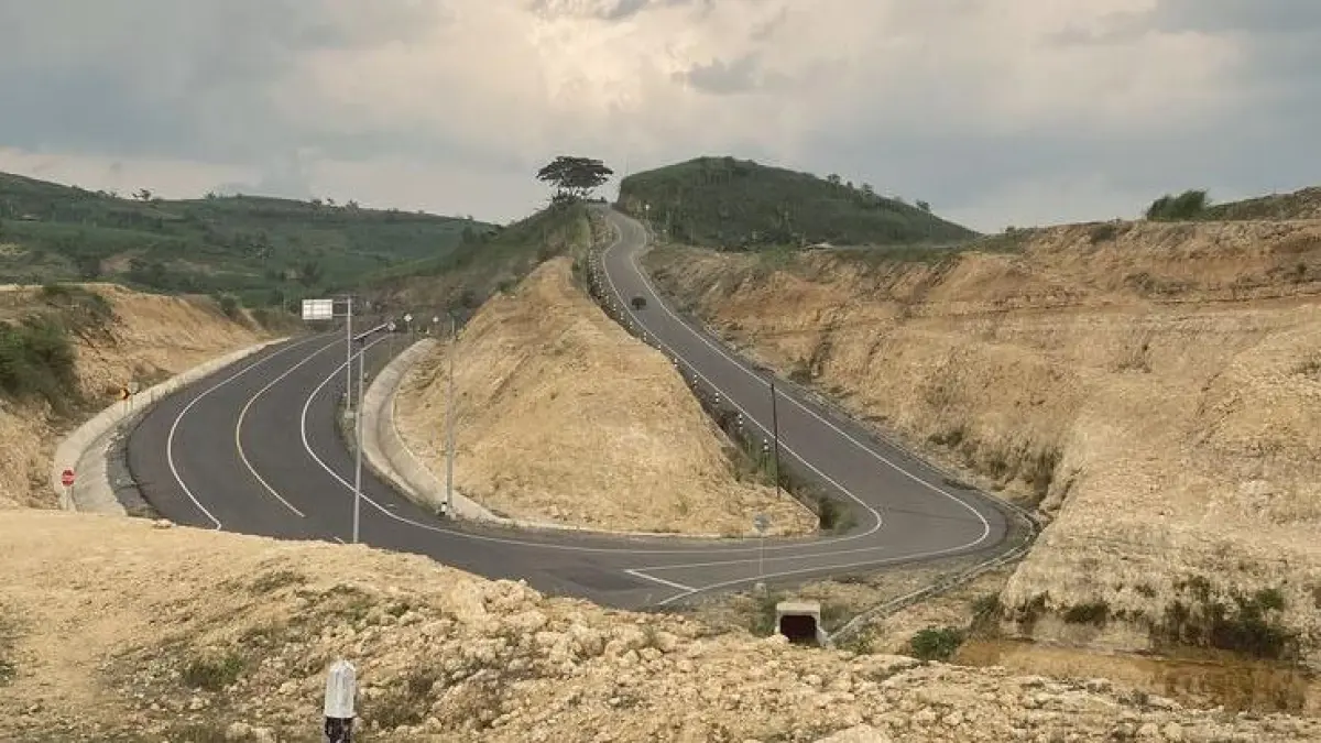 JLS Tulungagung Trenggalek, Jalur Lintas Selatan Trenggalek, Pantai Karangwongso, Wisata JLS Trenggalek, Touring Trenggalek Tulungagung.(Pinterest)
