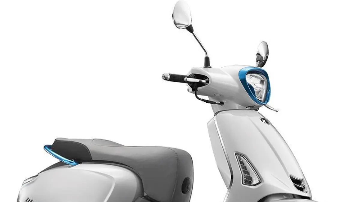 Motor listrik Kymco Ayonex Series tampil futuristik di Jakarta, punya jarak tempuh 90 km dan fitur modern yang menarik perhatian.