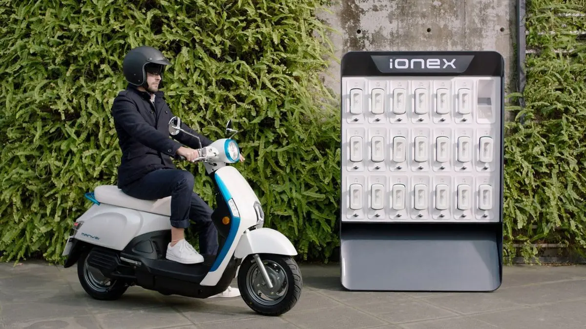 Motor listrik Kymco Ionex Mini EV hadir dengan baterai swap, jarak tempuh 90 km, dan fitur modern untuk mobilitas perkotaan.