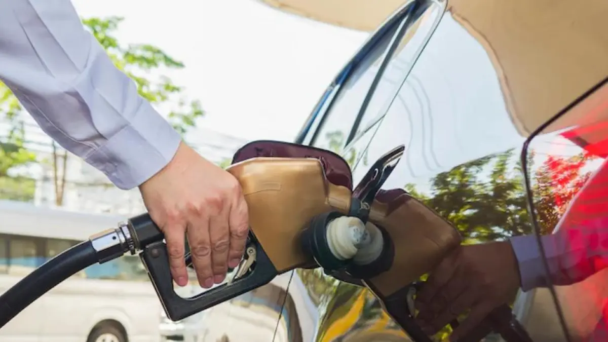 Daftar mobil murah paling irit BBM 2026 lengkap dengan harga, konsumsi bensin, dan pajak tahunan yang ramah kantong.(freepik.com)