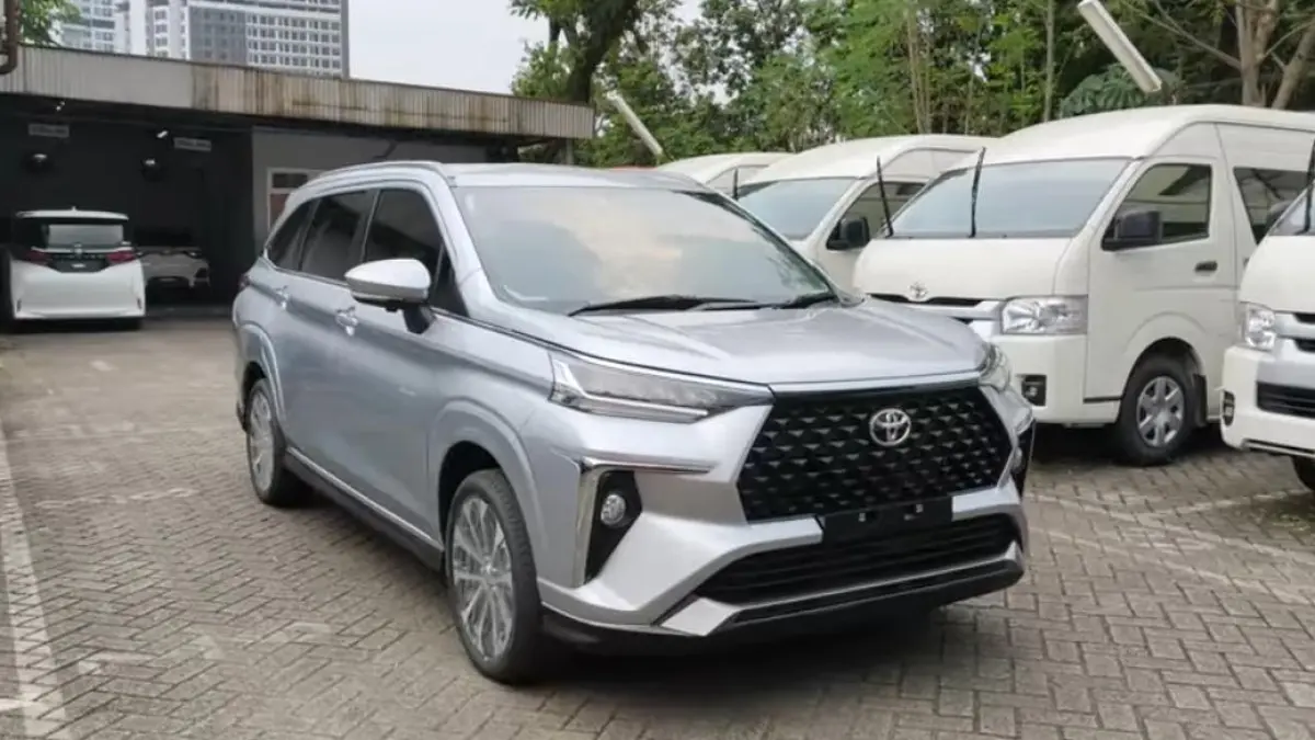 Toyota Veloz Hybrid Q Modellista Non TSS 2026 hadir lebih murah Rp35 juta dengan fitur premium dan mesin hybrid irit.(screenshot youtube)