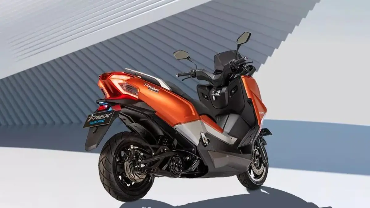 Polytron Fox 500 hadir sebagai motor listrik rasa XMAX dengan top speed 130 km/jam dan harga mulai Rp 38 jutaan.