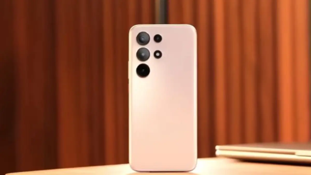 Cek daftar HP 2 jutaan terbaik 2026! Ada spek dewa baterai 7000 mAh, layar lengkung AMOLED, hingga wireless charging. Solusi HP murah berkualitas, klik di sini! (Screenshot Youtube)