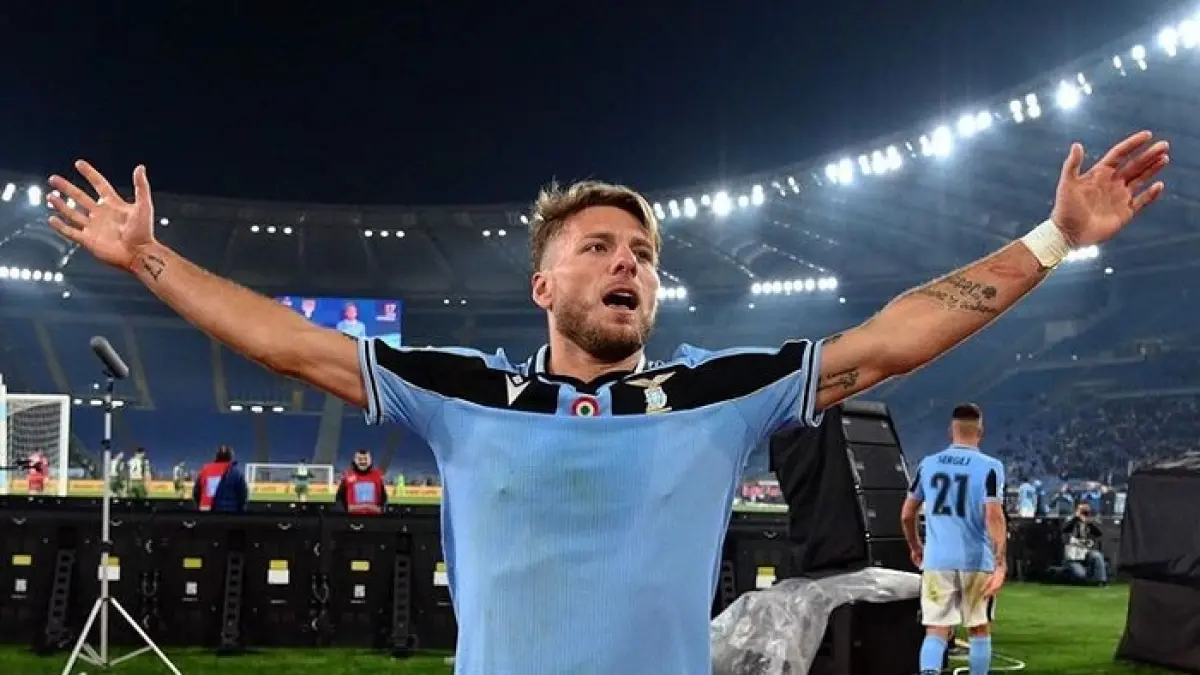 Ciro Immobile ke Persib Bandung jadi rumor panas! Isu transfer 100 miliar & masa depan Bojan Hodak bikin Bobotoh heboh.(Gemini AI)