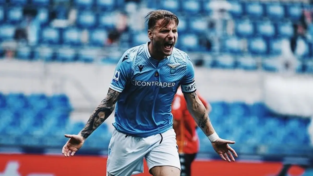 Ciro Immobile resmi gabung Persib Bandung, transfer 16 miliar bikin Maung Bandung guncang sepak bola Indonesia dan Asia.(Gemini AI)