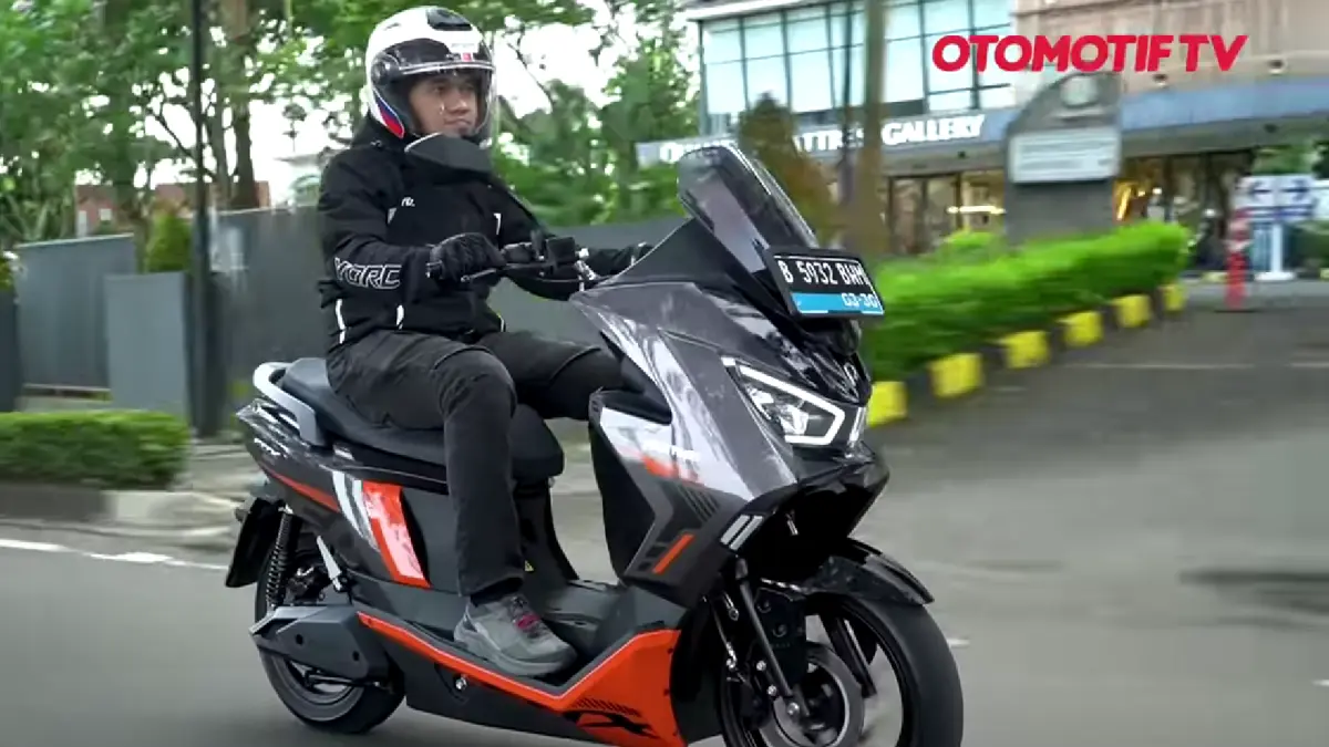 Polytron Fox 350 sukses touring Jakarta-Way Kambas PP sejauh 700 km. Biaya charging motor listrik ini bikin kaget.
(screenshot youtube)