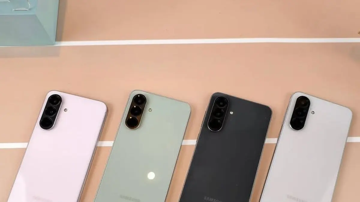 Resmi! Samsung Galaxy A56 5G hadir dengan Exynos 1580, bodi tipis 7,4 mm, dan update OS hingga 2031. Cek spesifikasi dan harga terbarunya di sini! (Screenshot instagram)