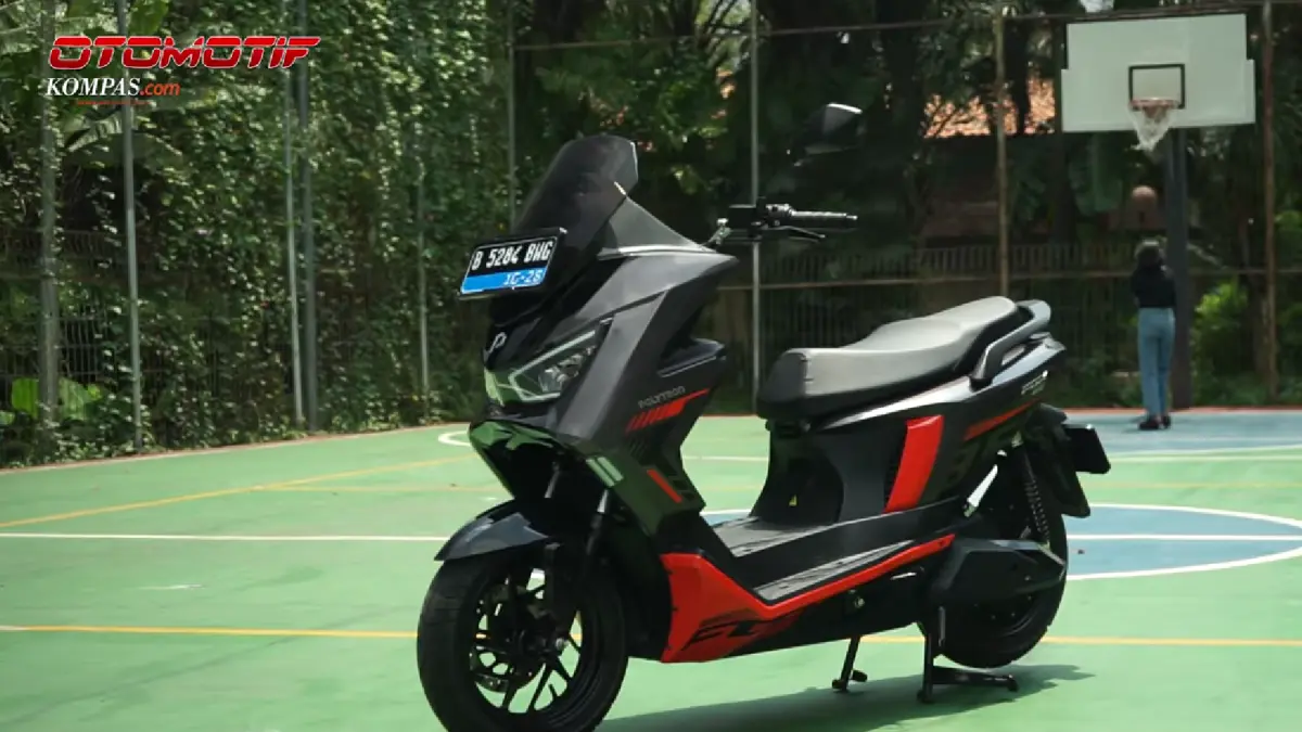 Review Polytron Fox 350 ungkap kelebihan, kekurangan, konsumsi baterai, hingga jarak tempuh motor listrik terbaru.
(screenshot youtube)