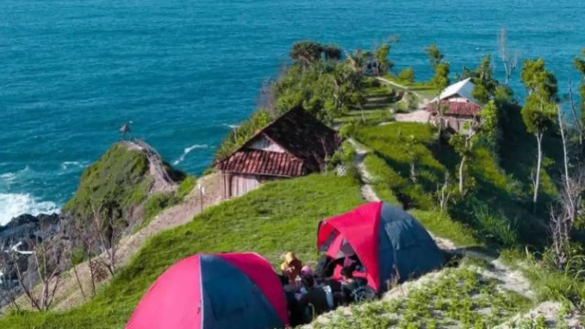 5 wisata favorit di Jogja yang lagi hits 2026, mulai pantai hidden gem hingga tempat healing dengan panorama alam indah.
