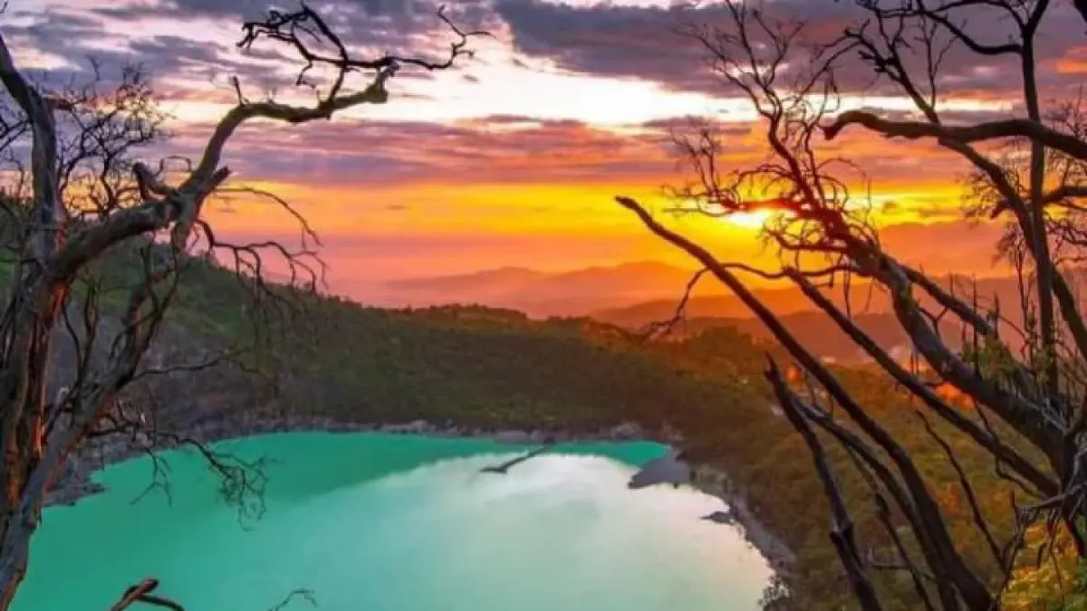 Wisata Bandung viral 2026 hadir dengan destinasi alam, spot Instagramable, dan kuliner hits yang ramai diburu wisatawan.
