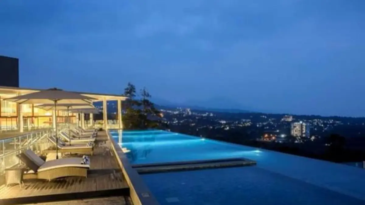 Wisata Bandung viral 2026 menghadirkan destinasi baru, konsep estetik, wisata alam, dan kuliner hits yang ramai di media sosial.