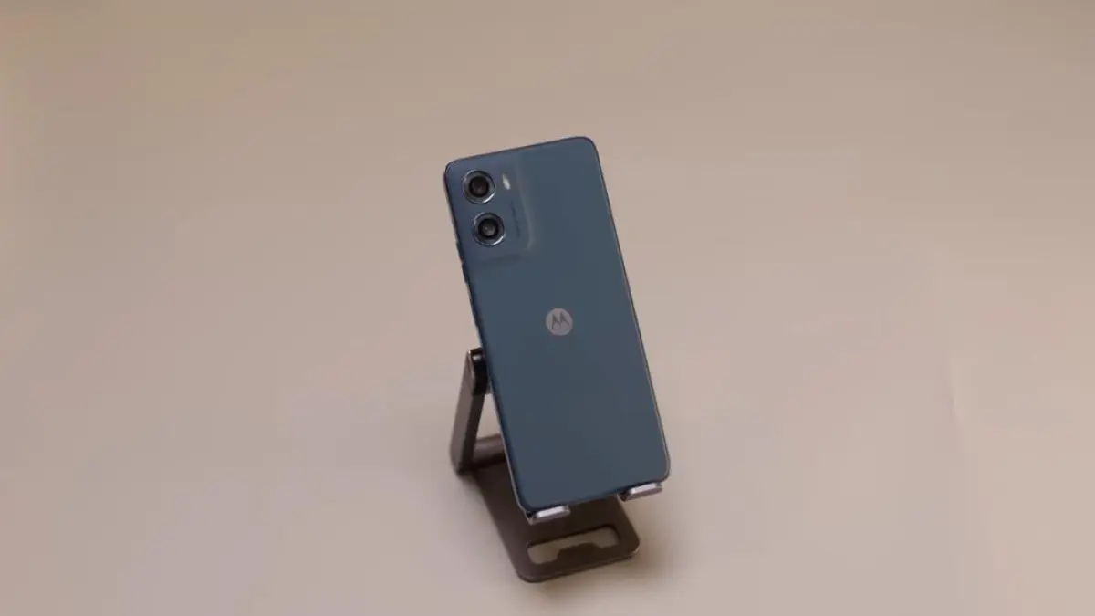 Motorola Moto G06 Power hadir di Indonesia dengan baterai 7000 mAh, desain premium, NFC, dan Dolby Atmos mulai Rp1,49 juta.(screenshot youtube)