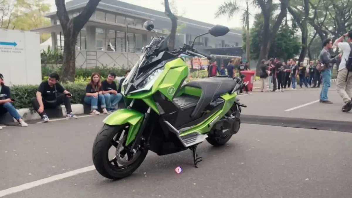 Polytron Fox 350 diuji bawa beban 75 kg dan tanjakan. Hasilnya motor listrik ini masih kuat lari hingga 60 km/jam.(Pinterest)
