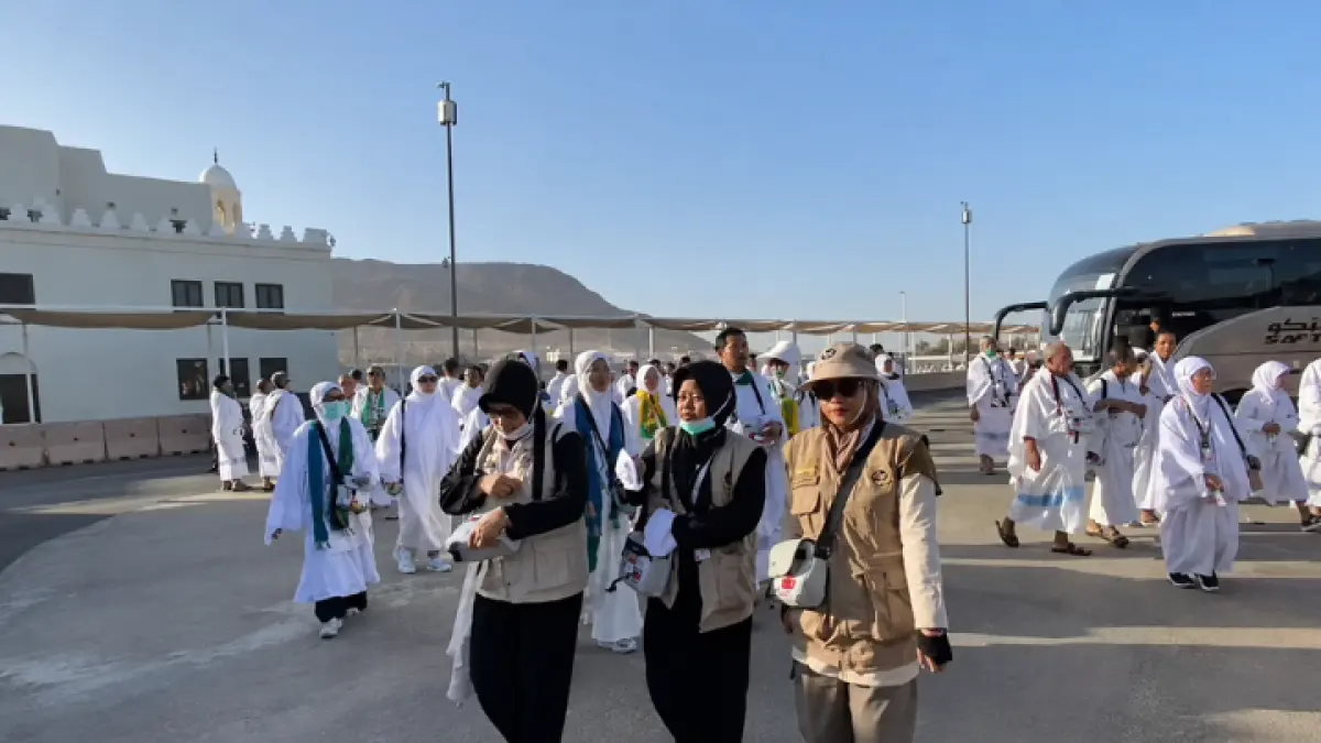 Ribuan jemaah haji Indonesia mulai memadati Makkah menjelang puncak ibadah Armuzna. Pemerintah siapkan layanan khusus bagi lansia dan jemaah risiko tinggi. (YT.METRO TV)