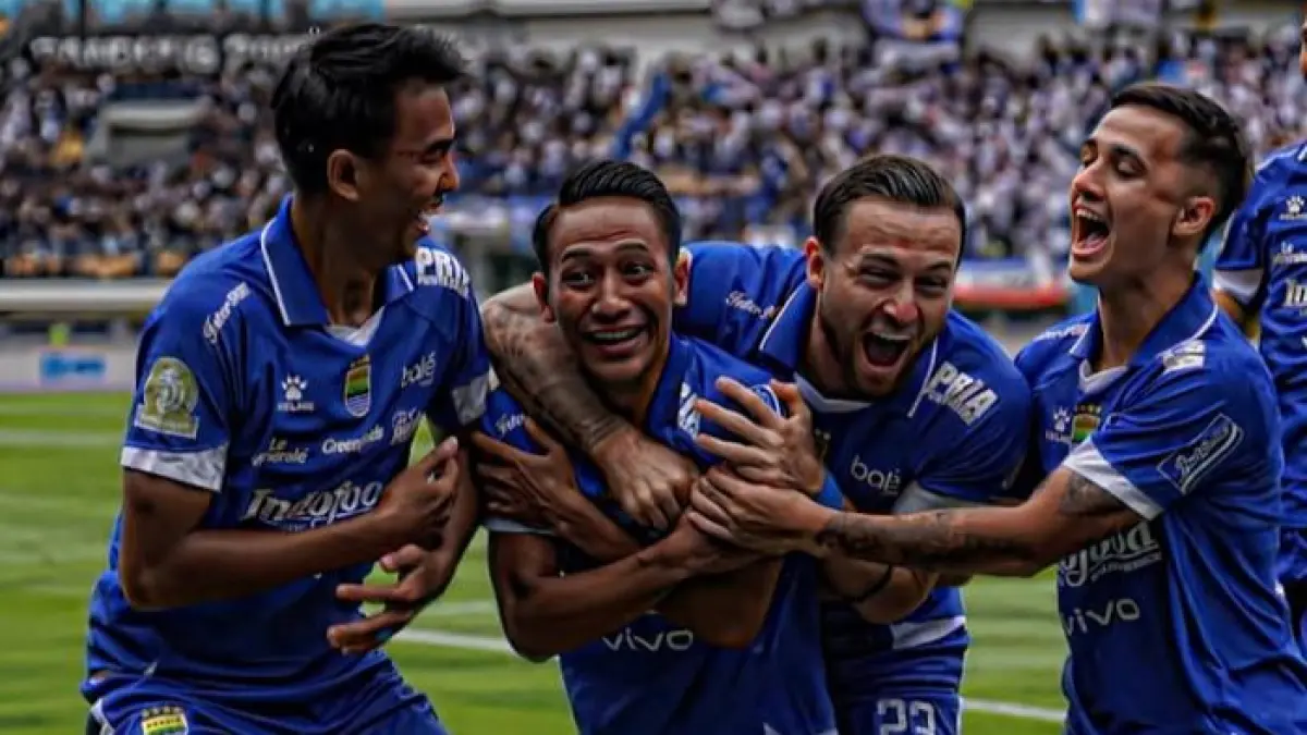 Daftar pemain baru Persib Bandung 2026-2027, ada Pratama Arhan, Maxwell Souza hingga Ronald Koeman Junior.(Pinterest)