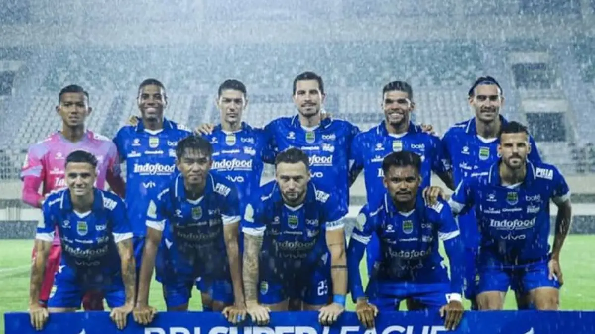 Persib Bandung incar Pratama Arhan, Maxwell Souza hingga Aiman Husin untuk memperkuat skuad musim 2026-2027.(Pinterest)