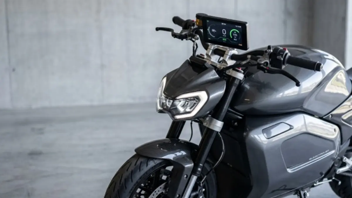 Review Polytron Fox 350, motor listrik Rp15 jutaan dengan fitur lengkap dan jarak tempuh hingga 136 km. (Ilustrasi Gemini AI)