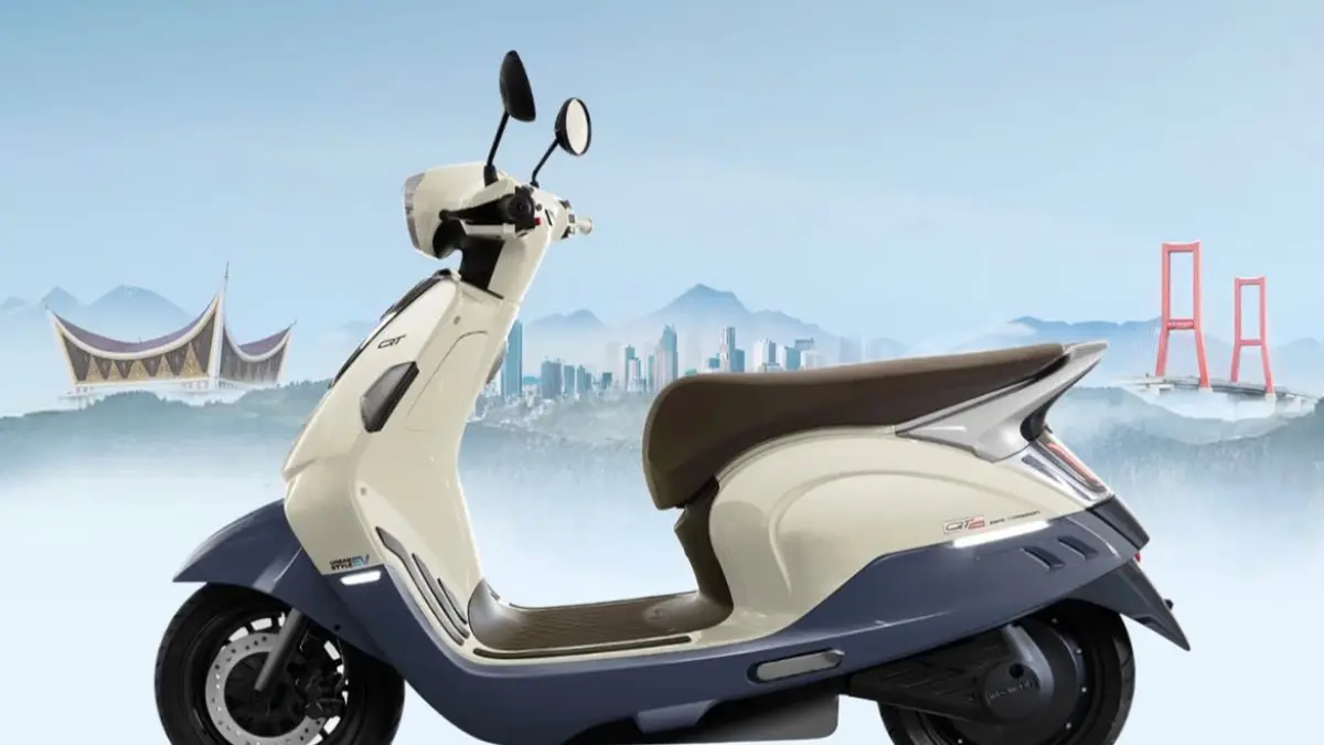 United C2000 hadir dengan desain neo klasik, jarak tempuh 130 km, motor 3800 watt, dan harga mulai Rp22 jutaan.