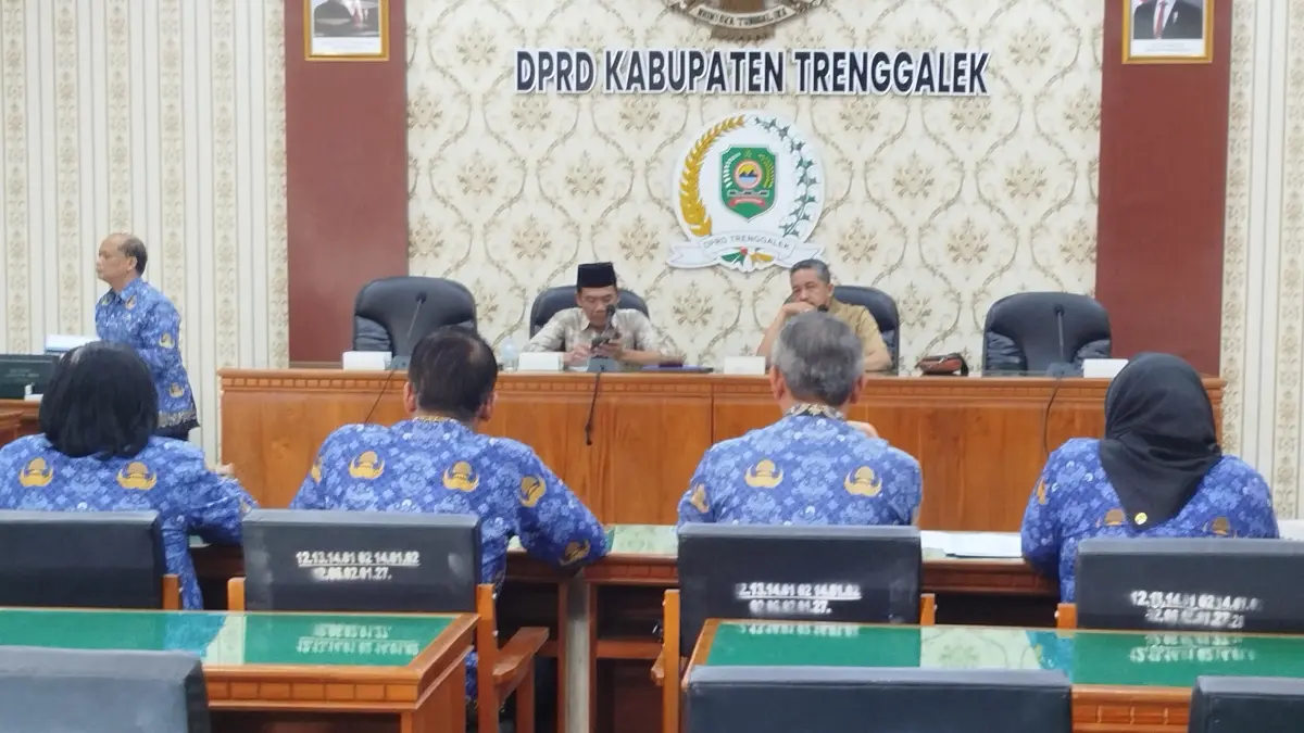 Komisi IV DPRD Trenggalek saat melakukan rapat kerja bersama RSUD dr Soedomo Trenggalek terkait kekurangan dokter spesialis jantung